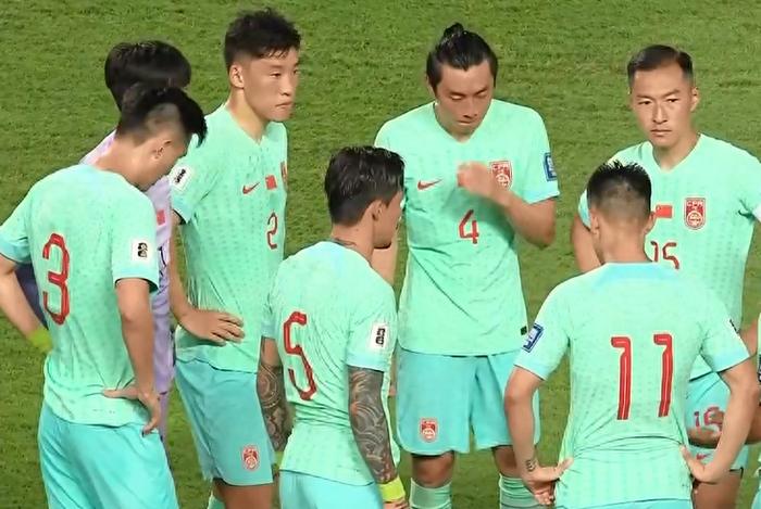 开云体育入口-关于莱斯特城大胜对手，强势登顶积分榜的信息