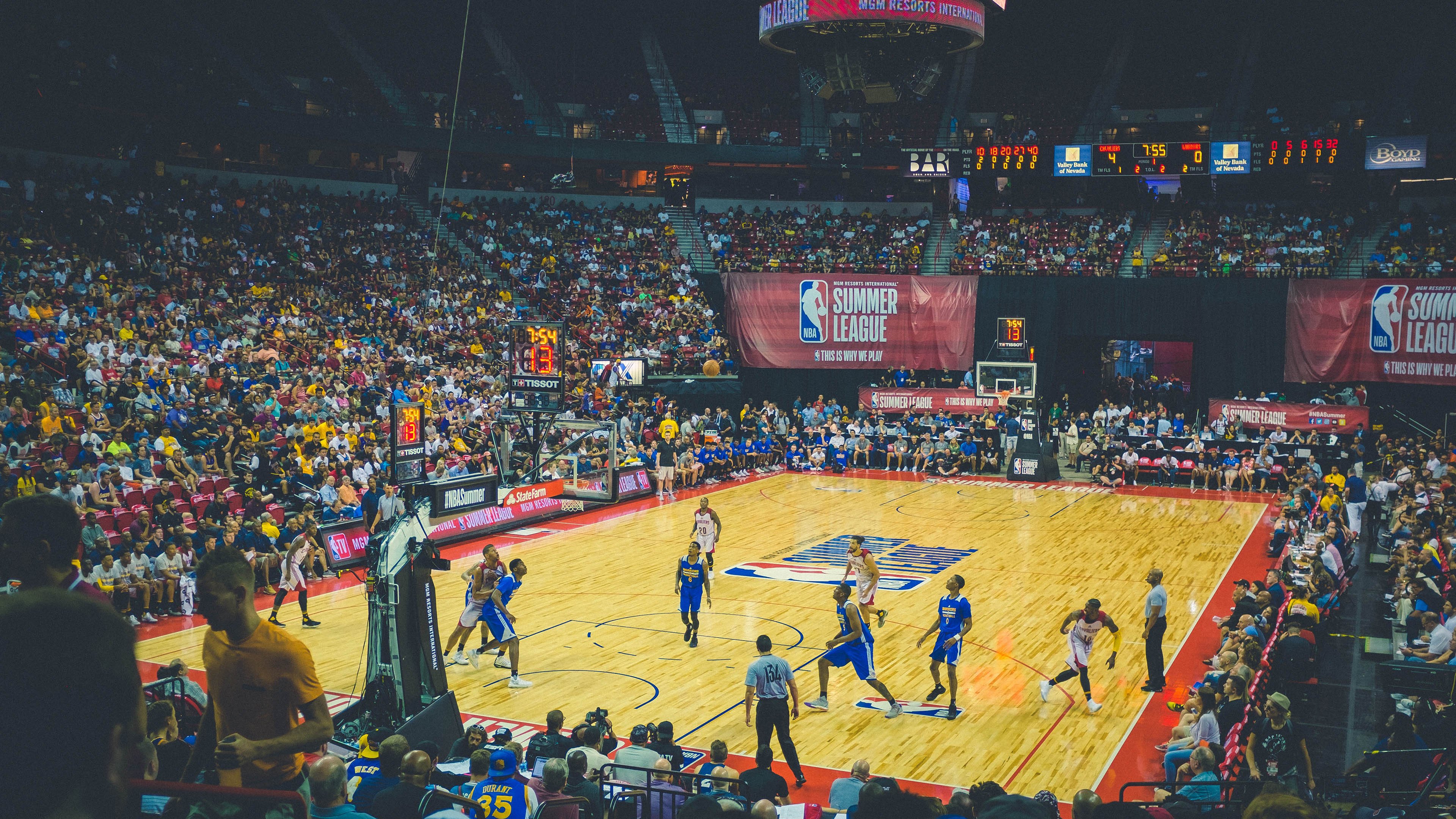 赛场暗涌，当哈斯的手术刀遇上红牛的巨舰，汉密尔顿已成燎原星火